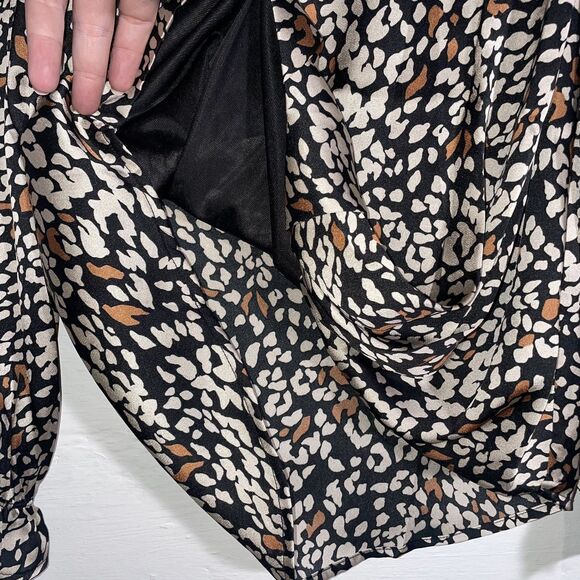 THML Black Tan White Abstract Print Blouse Long Sleeve Bubble Hem Women’s XS - Picture 4 of 13